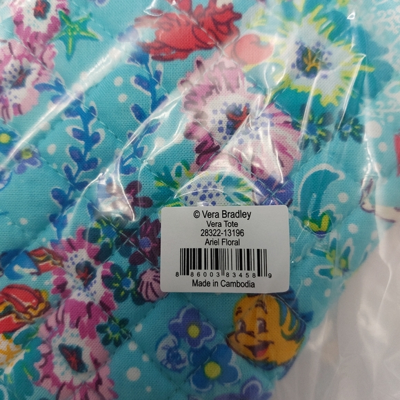 Vera Bradley Disney Little Mermaid Large Vera Tote NWT - Picture 2 of 3